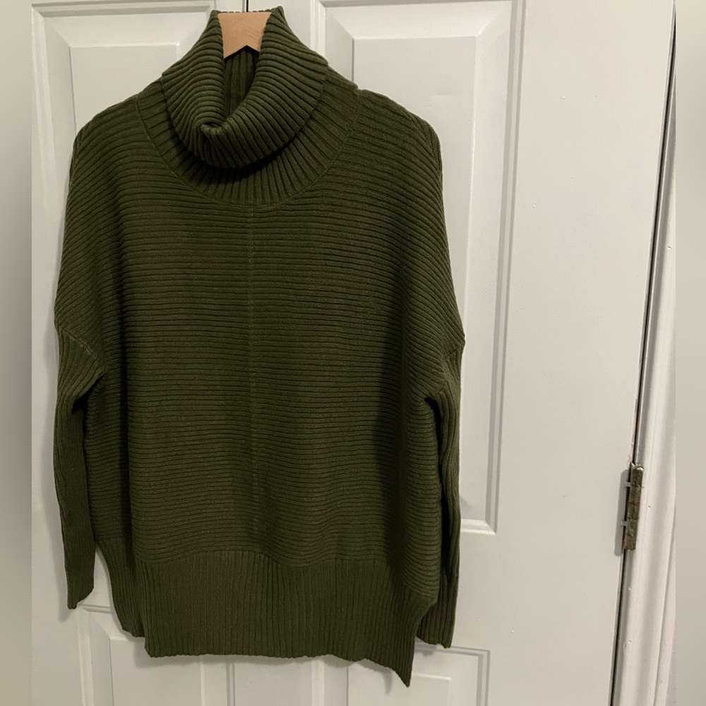 Lillusory olive green ribbed knit sweater